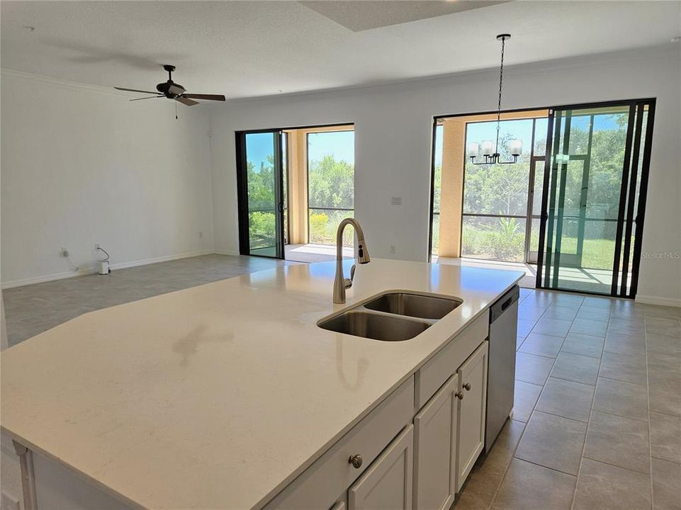 For Rent: $2,100 (2 beds, 2 baths, 1595 Square Feet)