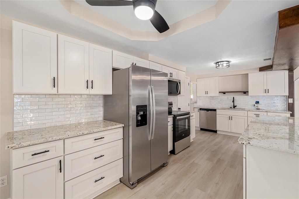 En Venta: $299,900 (3 camas, 2 baños, 1629 Pies cuadrados)