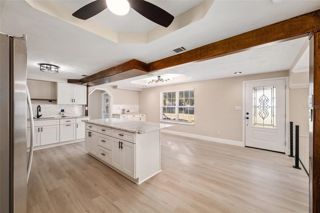 En Venta: $299,900 (3 camas, 2 baños, 1629 Pies cuadrados)