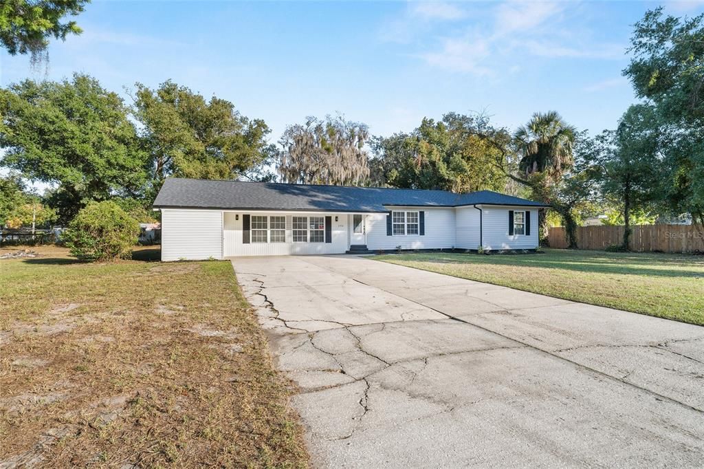 En Venta: $299,900 (3 camas, 2 baños, 1629 Pies cuadrados)