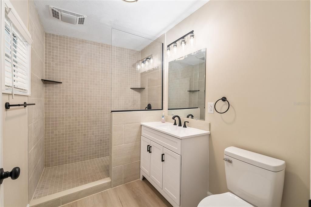 En Venta: $299,900 (3 camas, 2 baños, 1629 Pies cuadrados)