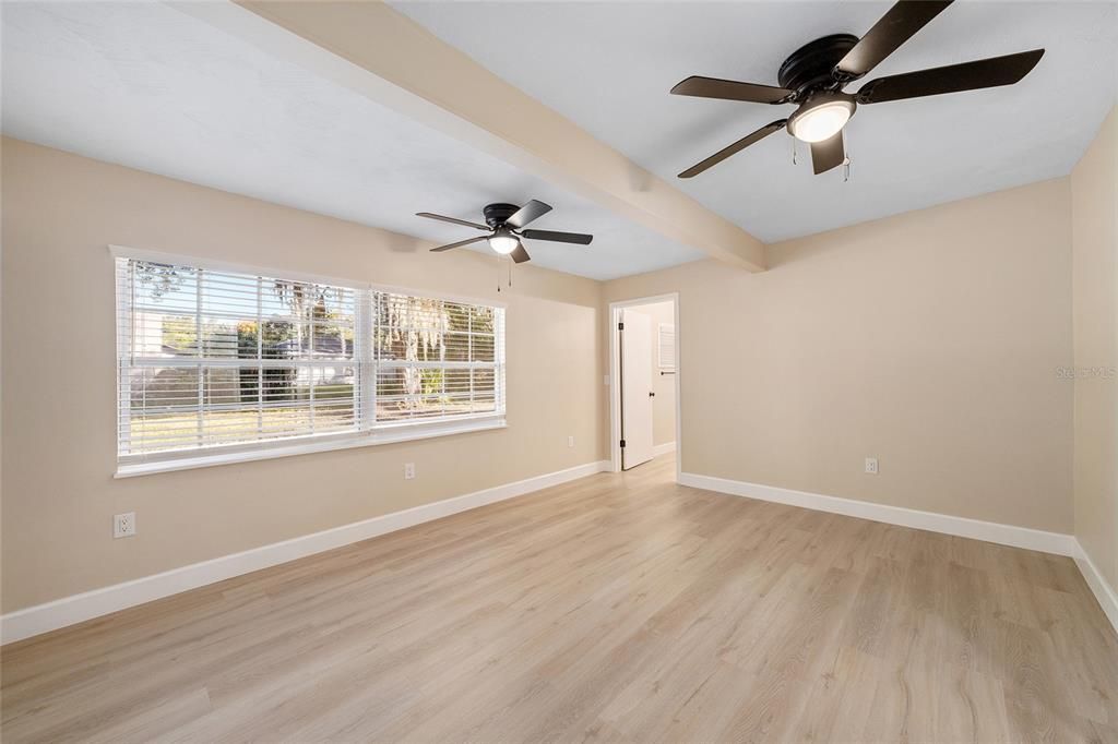 En Venta: $299,900 (3 camas, 2 baños, 1629 Pies cuadrados)