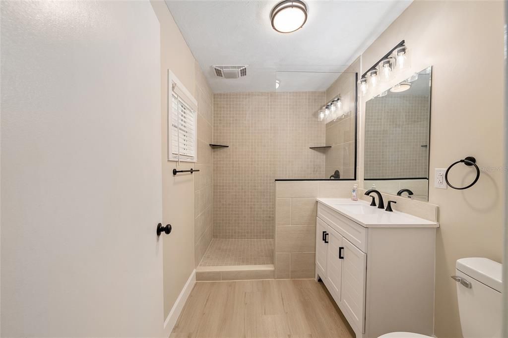 En Venta: $299,900 (3 camas, 2 baños, 1629 Pies cuadrados)