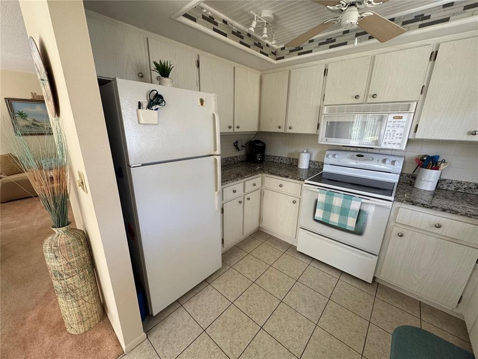 For Rent: $3,000 (2 beds, 2 baths, 1013 Square Feet)