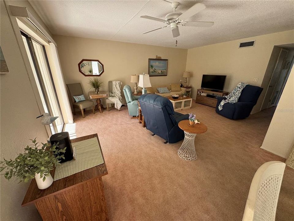 For Rent: $3,000 (2 beds, 2 baths, 1013 Square Feet)