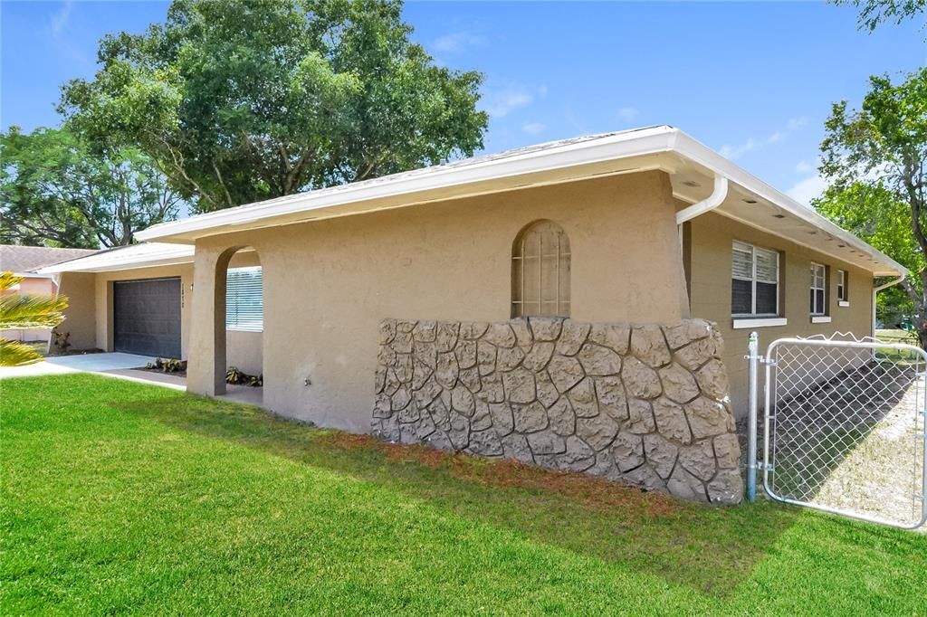 В аренду: $2,270 (4 спален, 2 ванн, 1657 Квадратных фут)