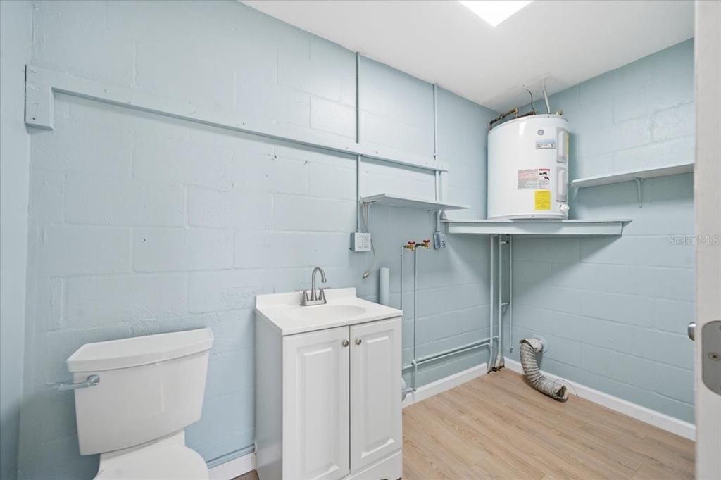 For Sale: $179,000 (3 beds, 1 baths, 1000 Square Feet)