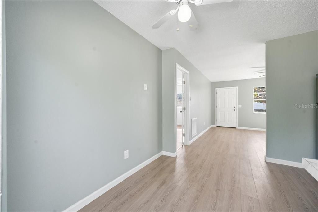 For Sale: $179,000 (3 beds, 1 baths, 1000 Square Feet)