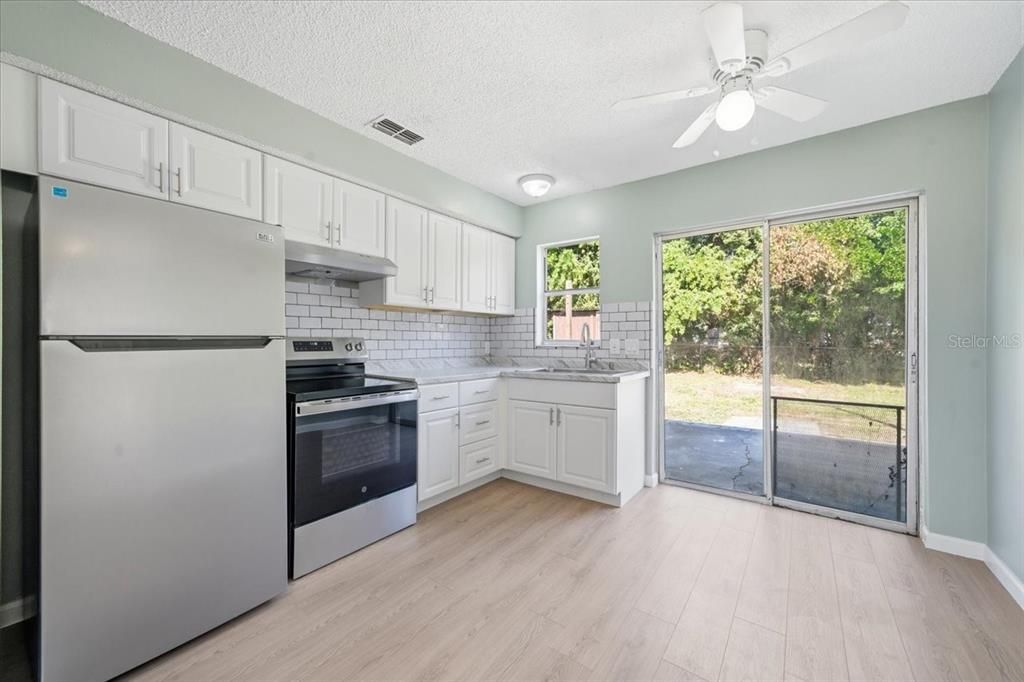 For Sale: $179,000 (3 beds, 1 baths, 1000 Square Feet)