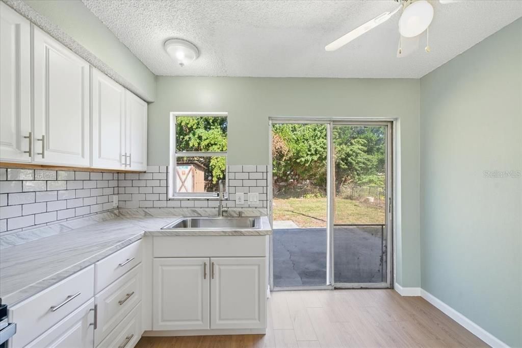 For Sale: $179,000 (3 beds, 1 baths, 1000 Square Feet)