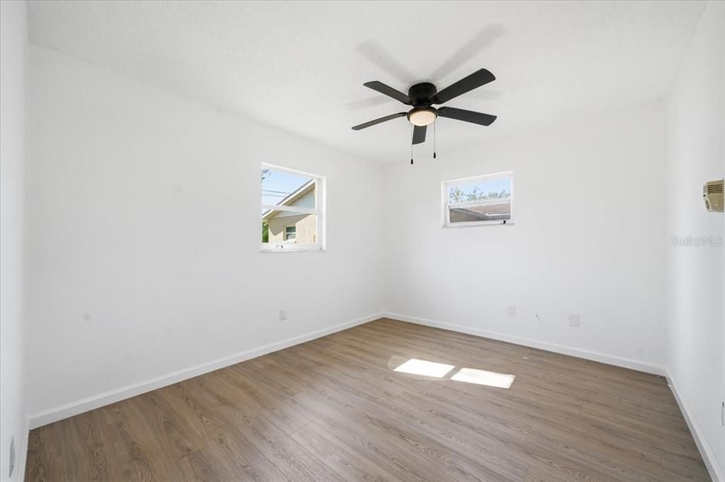 For Sale: $179,000 (3 beds, 1 baths, 1000 Square Feet)