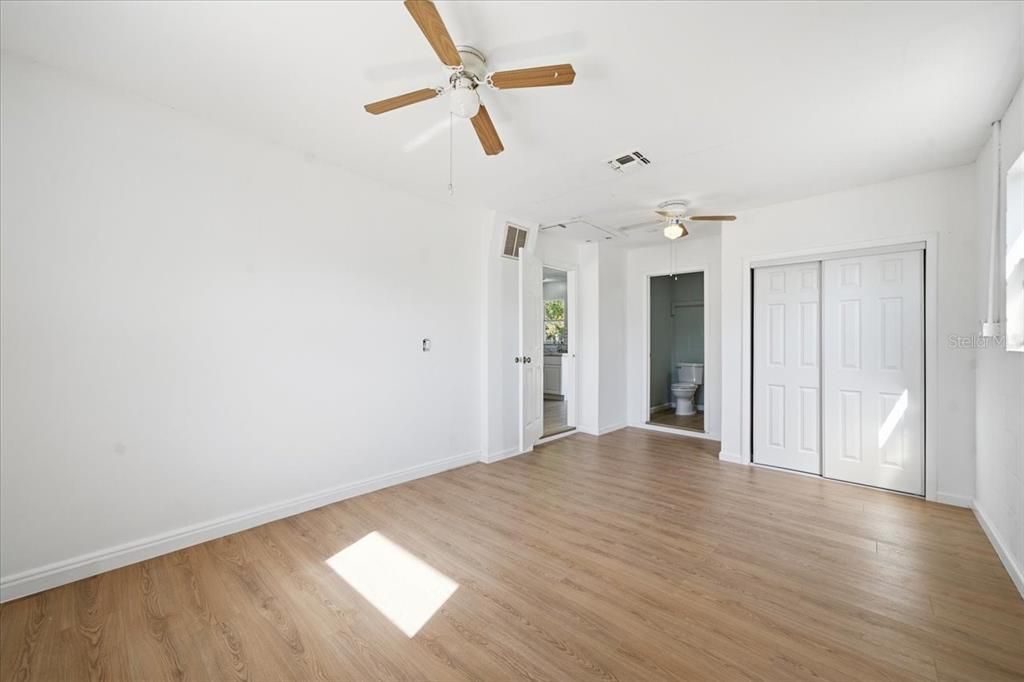 For Sale: $179,000 (3 beds, 1 baths, 1000 Square Feet)