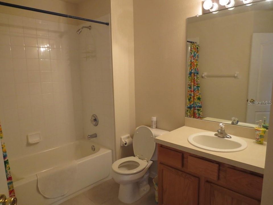 For Rent: $1,850 (3 beds, 2 baths, 1718 Square Feet)