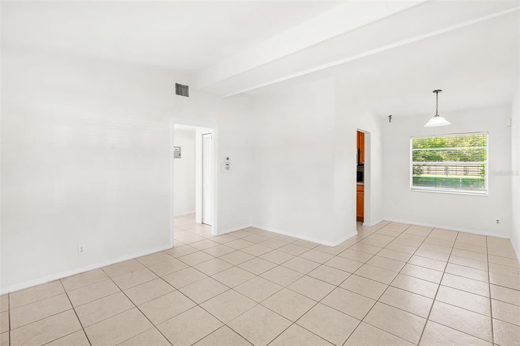 En Venta: $260,000 (3 camas, 2 baños, 1031 Pies cuadrados)