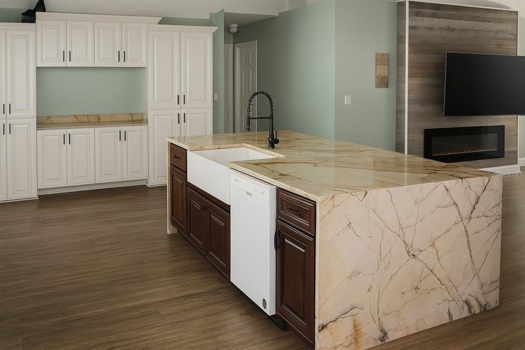 En Venta: $349,000 (3 camas, 2 baños, 1850 Pies cuadrados)