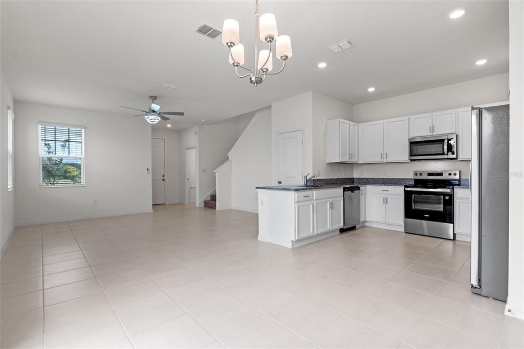 For Rent: $2,300 (3 beds, 2 baths, 1573 Square Feet)