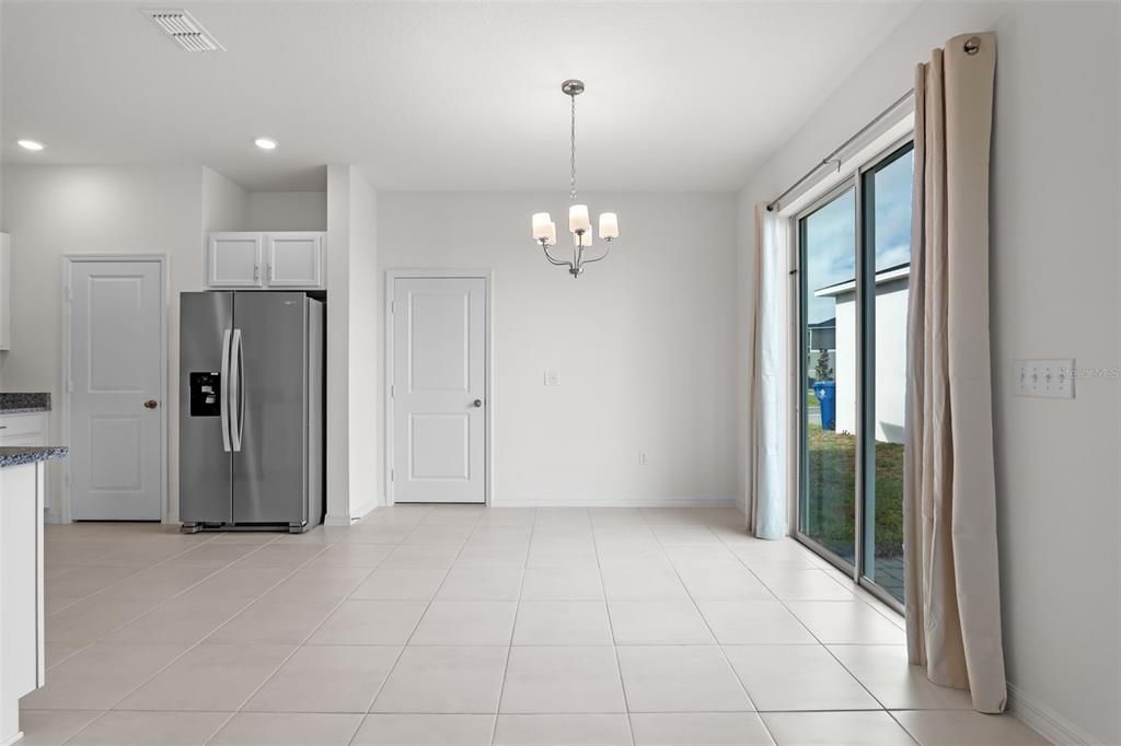 For Rent: $2,300 (3 beds, 2 baths, 1573 Square Feet)