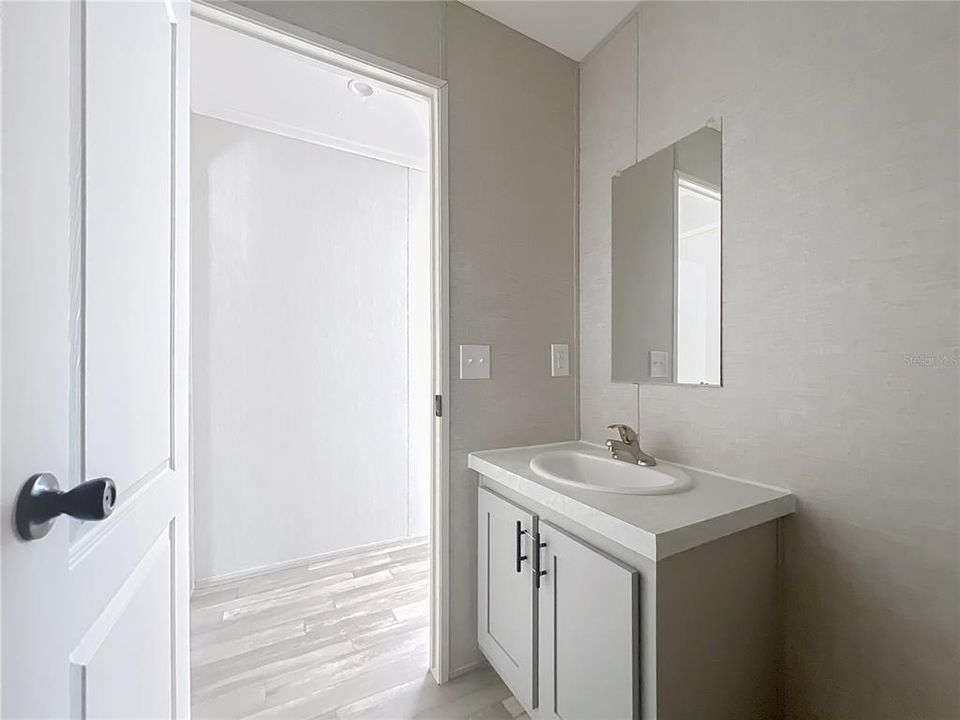 На продажу: $229,000 (3 спален, 2 ванн, 1352 Квадратных фут)