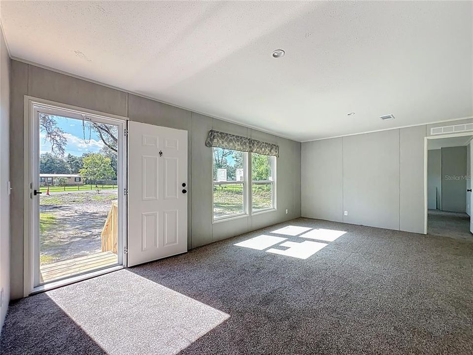 На продажу: $229,000 (3 спален, 2 ванн, 1352 Квадратных фут)