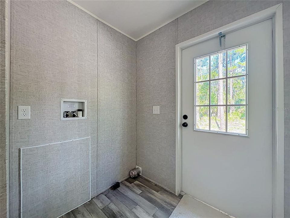 На продажу: $229,000 (3 спален, 2 ванн, 1352 Квадратных фут)