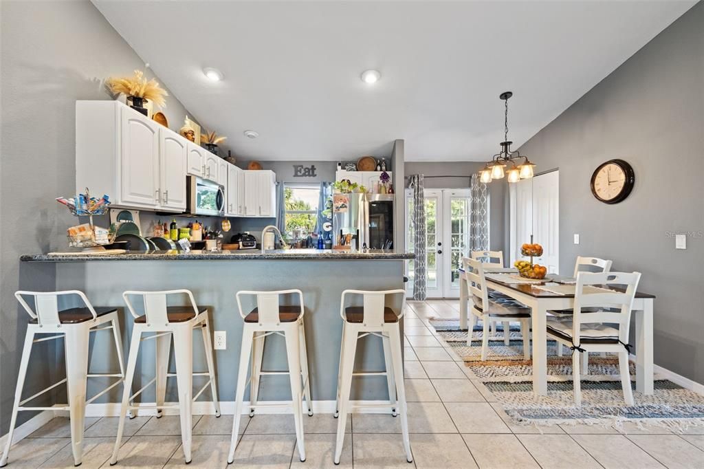 Activo con contrato: $250,000 (3 camas, 2 baños, 1134 Pies cuadrados)