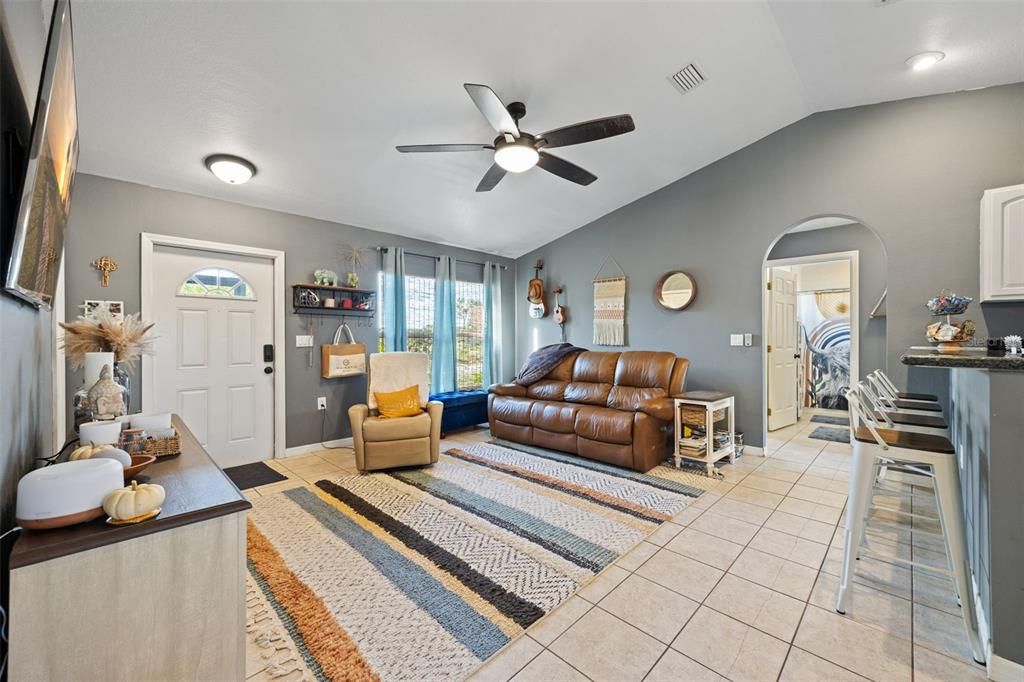 Activo con contrato: $250,000 (3 camas, 2 baños, 1134 Pies cuadrados)