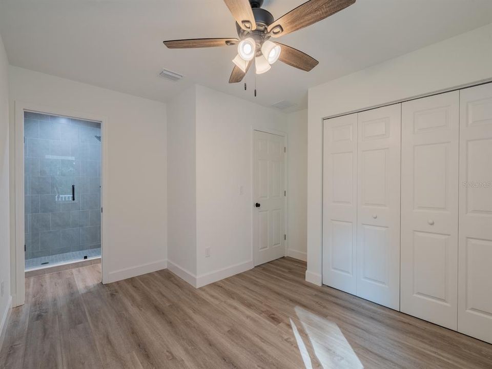 For Sale: $209,500 (3 beds, 2 baths, 936 Square Feet)