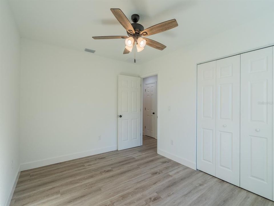 For Sale: $209,500 (3 beds, 2 baths, 936 Square Feet)
