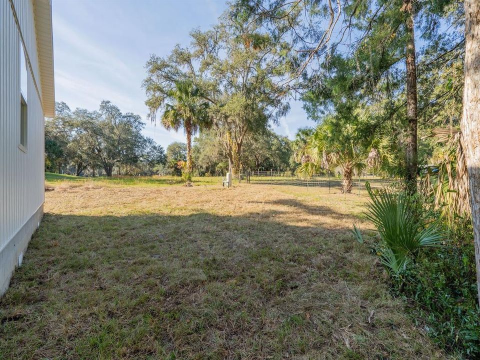 For Sale: $209,500 (3 beds, 2 baths, 936 Square Feet)