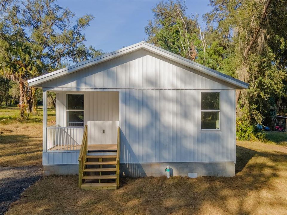 For Sale: $209,500 (3 beds, 2 baths, 936 Square Feet)