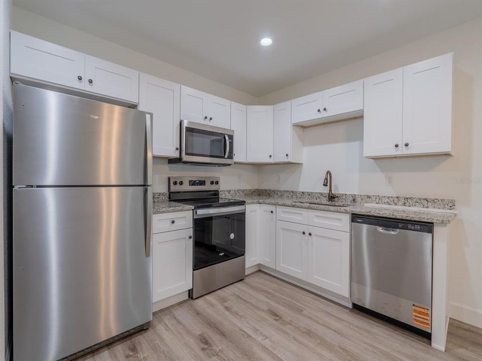 For Sale: $209,500 (3 beds, 2 baths, 936 Square Feet)