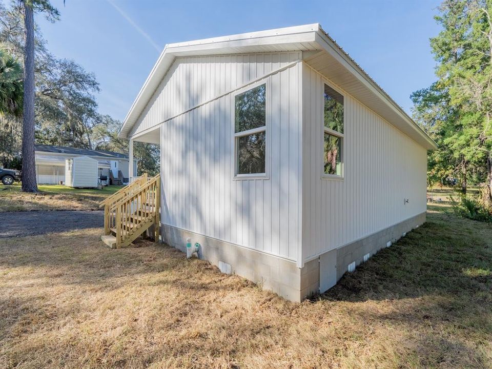 For Sale: $209,500 (3 beds, 2 baths, 936 Square Feet)