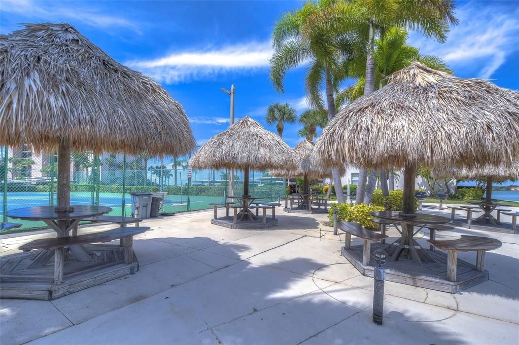 На продажу: $465,000 (2 спален, 2 ванн, 1300 Квадратных фут)