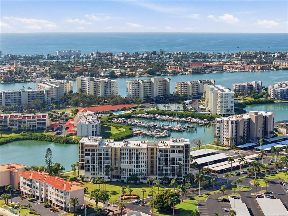 На продажу: $465,000 (2 спален, 2 ванн, 1300 Квадратных фут)