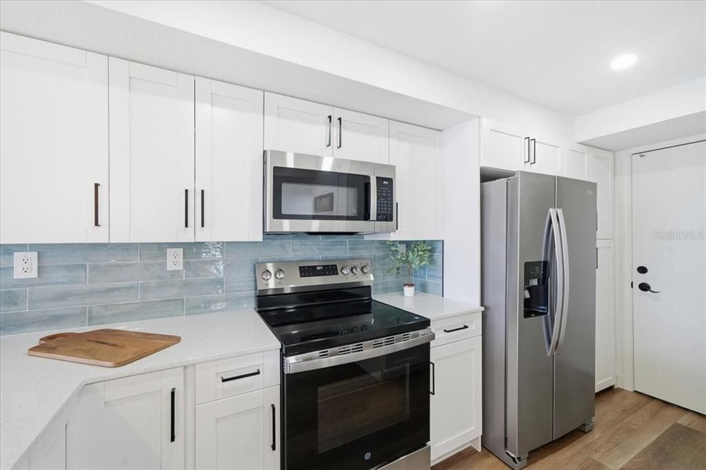 На продажу: $465,000 (2 спален, 2 ванн, 1300 Квадратных фут)