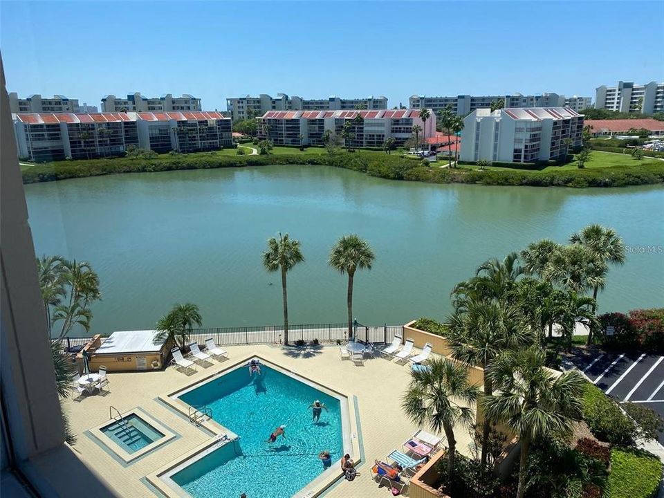 На продажу: $465,000 (2 спален, 2 ванн, 1300 Квадратных фут)