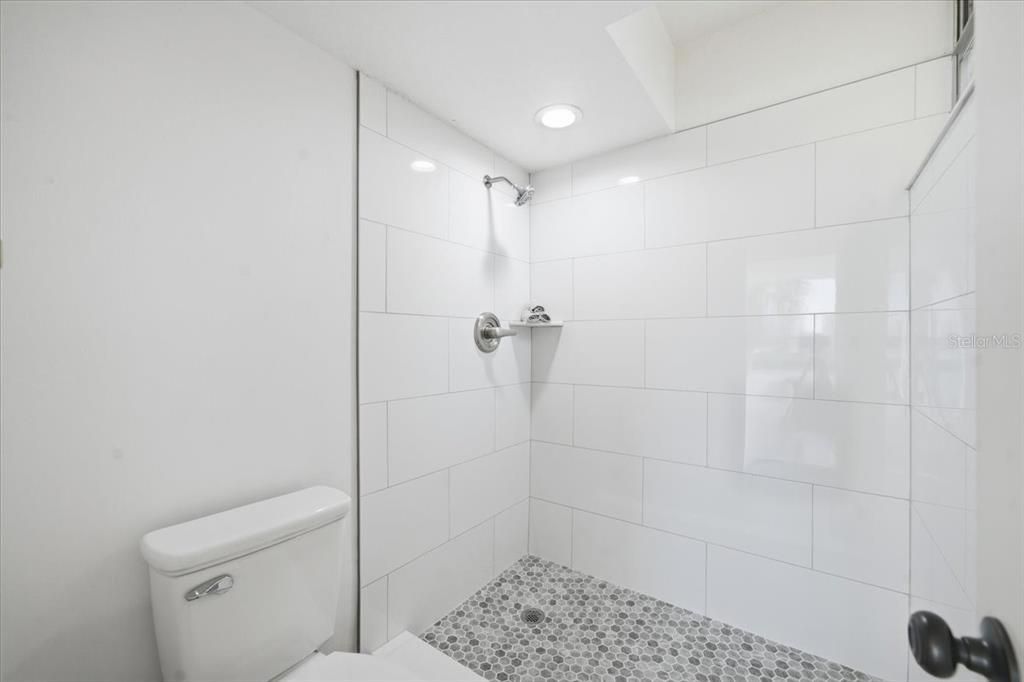 На продажу: $465,000 (2 спален, 2 ванн, 1300 Квадратных фут)