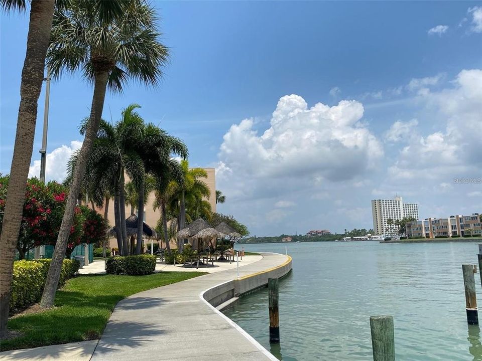 На продажу: $465,000 (2 спален, 2 ванн, 1300 Квадратных фут)