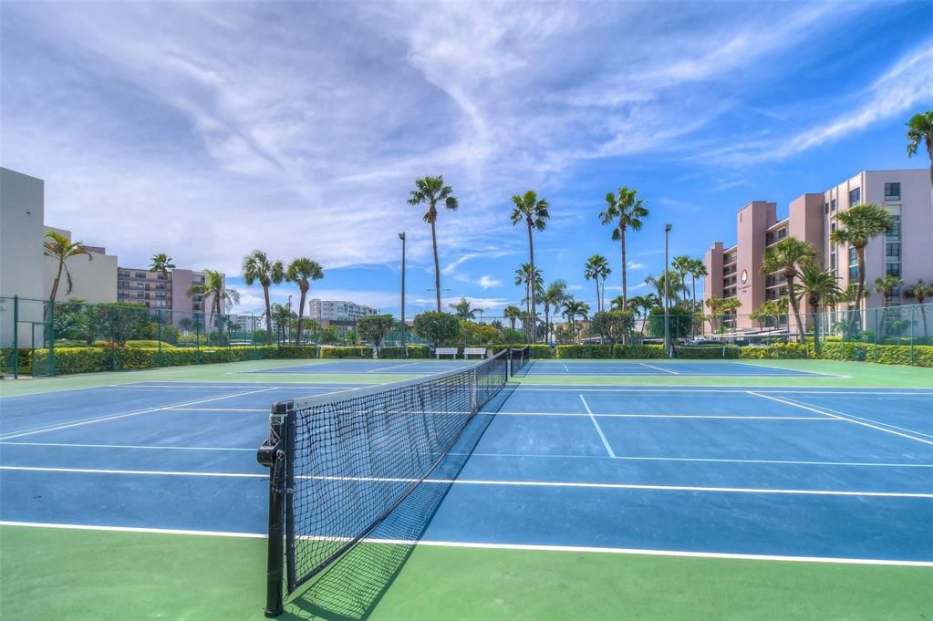 На продажу: $465,000 (2 спален, 2 ванн, 1300 Квадратных фут)