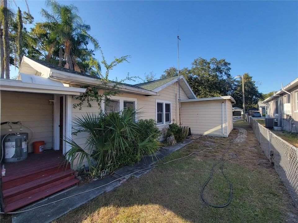 待售: $275,000 (3 贝兹, 1 浴室, 1060 平方英尺)