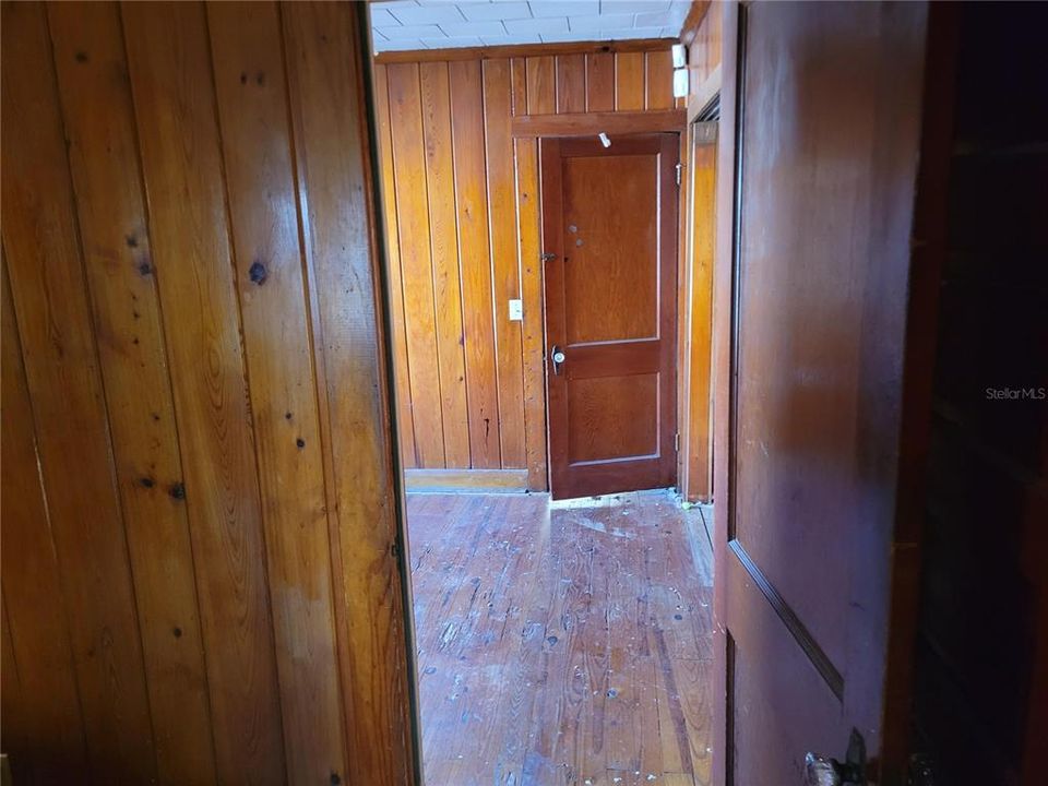 待售: $275,000 (3 贝兹, 1 浴室, 1060 平方英尺)