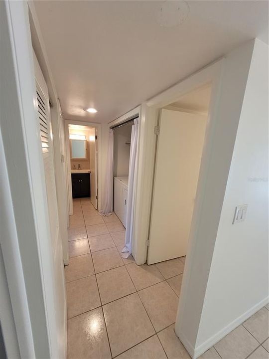 For Sale: $149,900 (2 beds, 2 baths, 975 Square Feet)