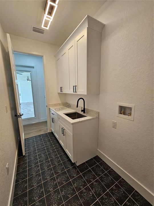 На продажу: $625,000 (5 спален, 3 ванн, 2900 Квадратных фут)