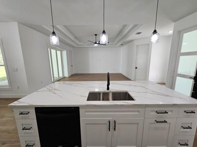 На продажу: $625,000 (5 спален, 3 ванн, 2900 Квадратных фут)