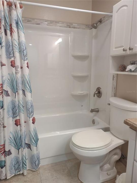 待售: $136,000 (2 贝兹, 2 浴室, 865 平方英尺)