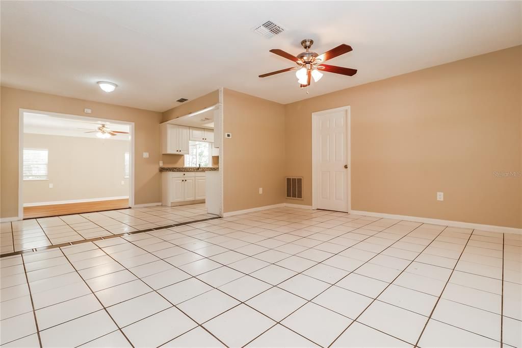 В аренду: $1,730 (4 спален, 2 ванн, 1776 Квадратных фут)