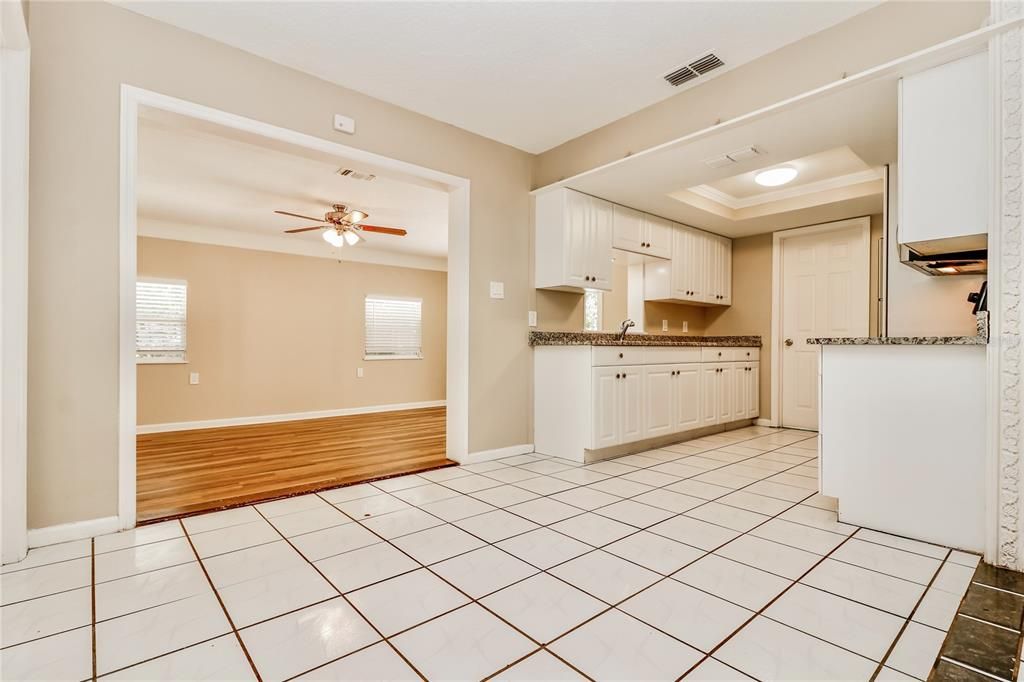 В аренду: $1,730 (4 спален, 2 ванн, 1776 Квадратных фут)