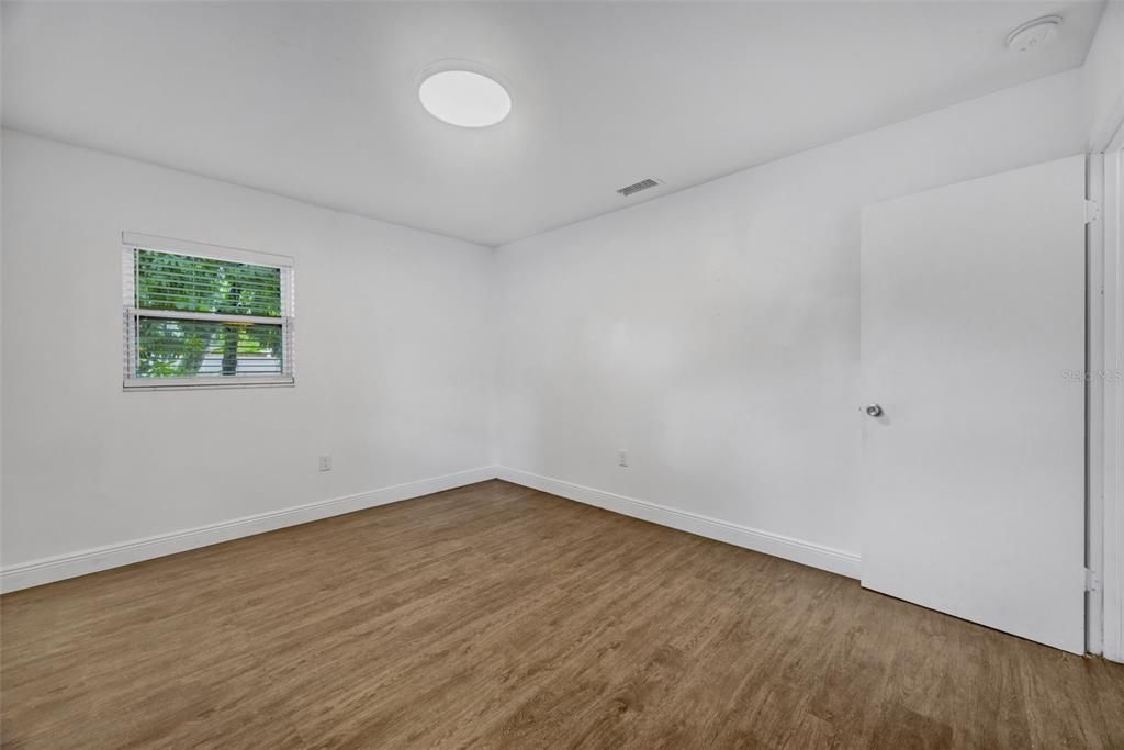 For Sale: $335,000 (3 beds, 2 baths, 1008 Square Feet)