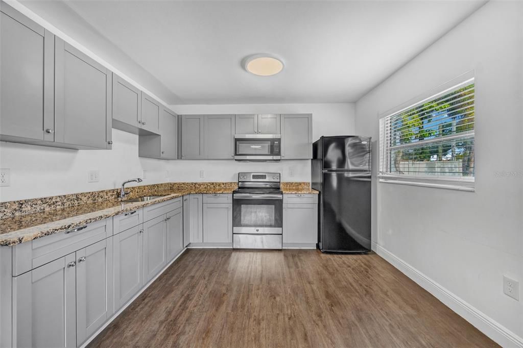 For Sale: $335,000 (3 beds, 2 baths, 1008 Square Feet)