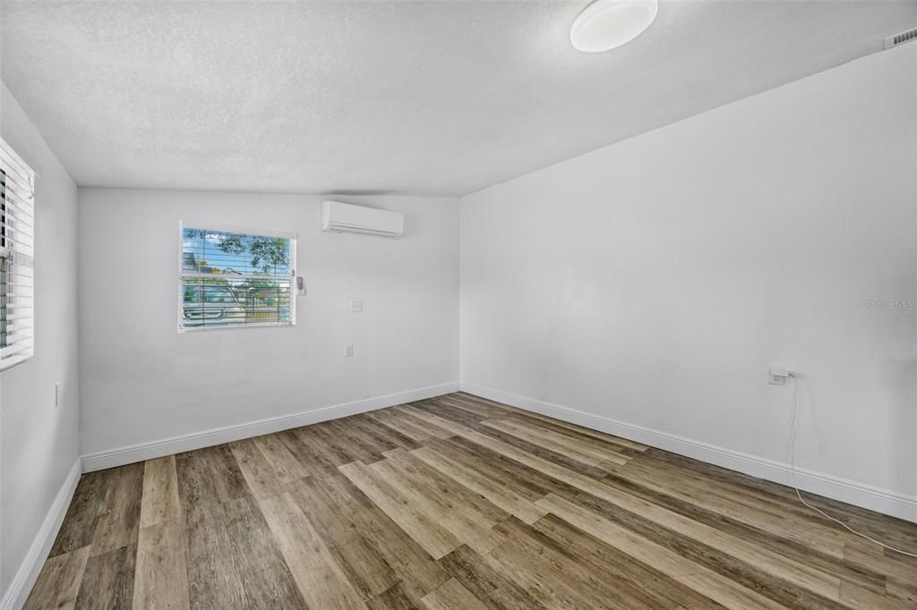 For Sale: $335,000 (3 beds, 2 baths, 1008 Square Feet)